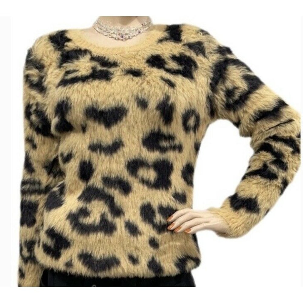 FOR THE REPUBLIC Cheetah Print Fuzzy Cropped‎ Crewneck Sweater - Size M $88